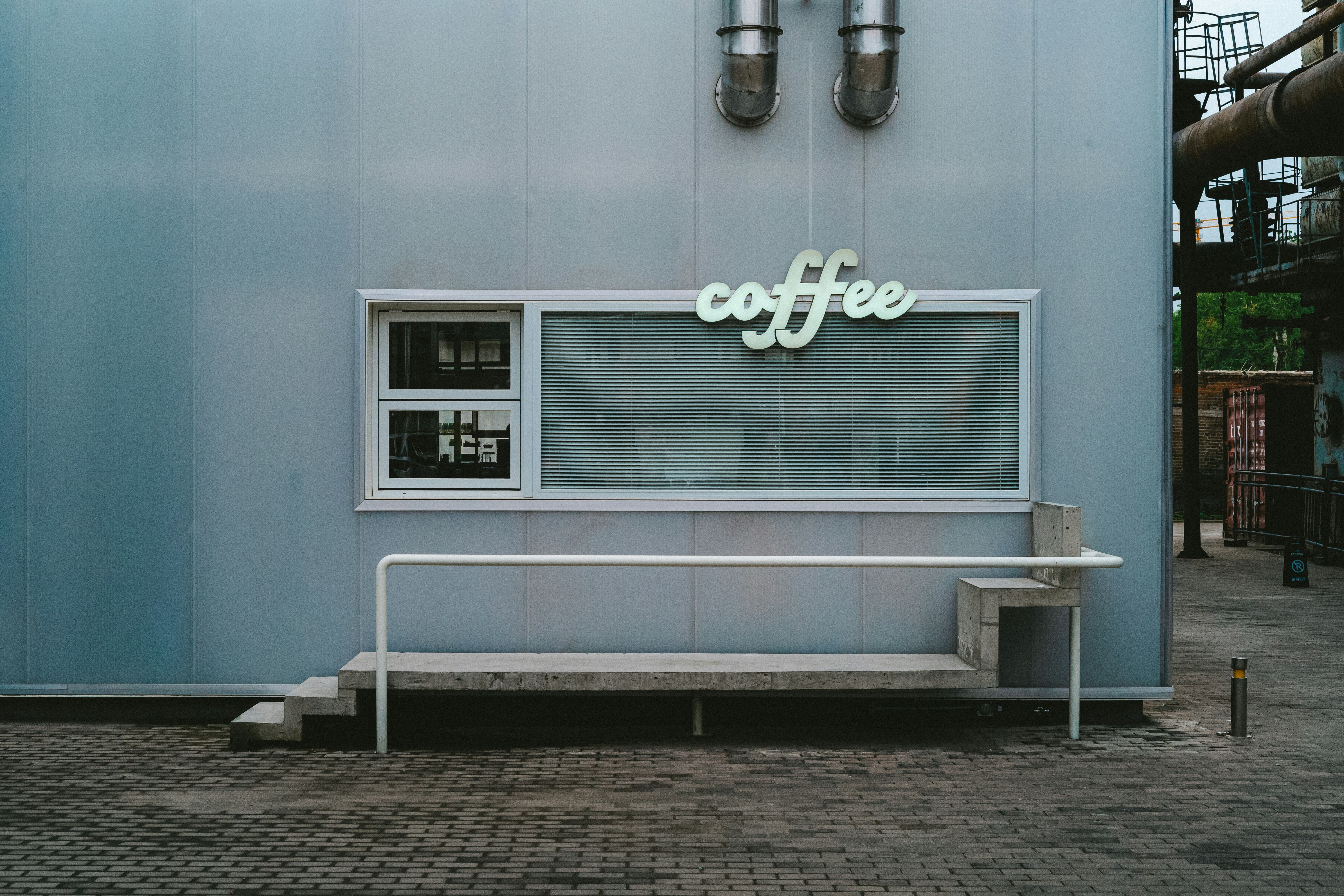 When Is the Right Time to Go Full-Time Freelance?