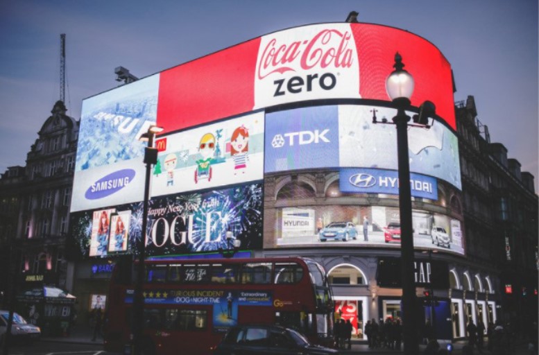 What Does DOOH Mean? Definition, Benefits, and Successful Campaigns from the World’s Greatest Brands