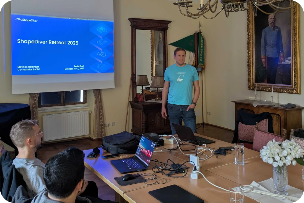 Mathias presenting in fron of the Kaiser